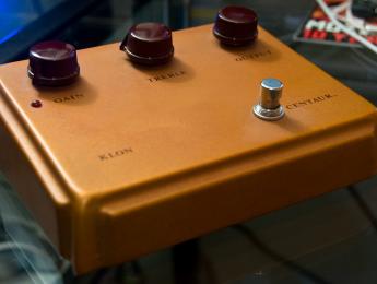 El Klon Centaur vuelve a fabricarse, hecho a mano por Bill Finnegan