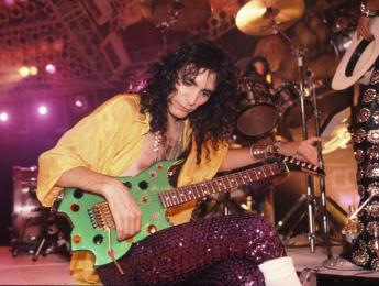 Esta es la impresionante colección de guitarras de Steve Vai