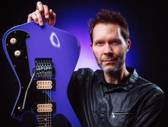 Entrevista con Paul Gilbert: "Me encanta grabar en vivo"