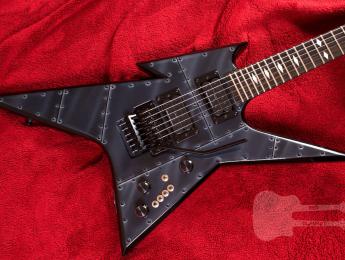 B.C. Rich lanza una versión Custom Shop Retro del modelo Ironbird Rivet
