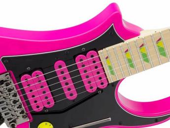 Traveler Vaibrant: si Steve Vai encargara una Ibanez Jem de viaje, sería algo parecido a esta