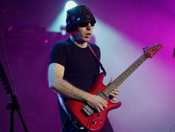 Entrevista con Joe Satriani: "El trabajo duro es bueno, nunca se desperdicia"
