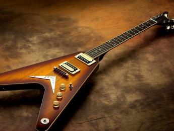 Gibson denuncia a Dean y este le responde: se prolonga el jaleo del vídeo "Play Authentic"
