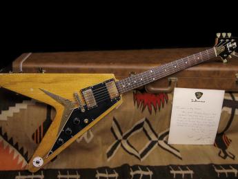 Bonamassa se mosquea: a su Echopark "Amos" Flying V de 7000 dólares se le caía el acabado