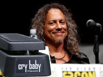 Kirk Hammett es desafiado a una competición de wah y acepta: el sueño de todo hater