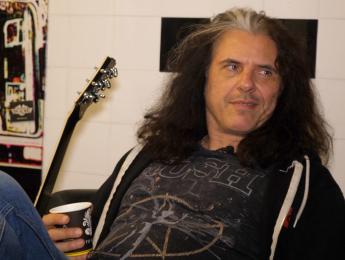 Alex Skolnick: "Concéntrate en la música que te guste"