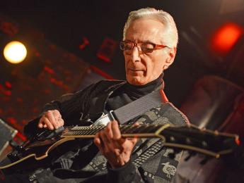 El guitarrista de jazz Pat Martino necesita ayuda para superar sus problemas de salud