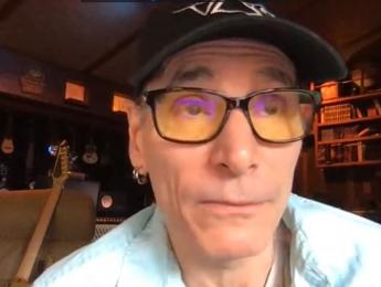 Steve Vai comienza un ciclo de directos en facebook para responder tus preguntas en vivo