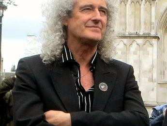 Brian May te enseña a tocar hits de Queen durante la cuarentena