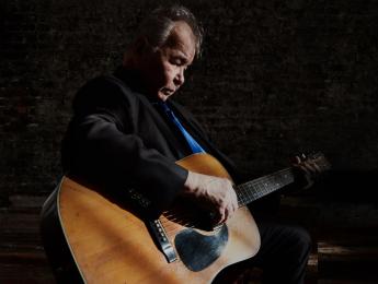 Fallece el cantautor John Prine a los 73 años a causa de la Covid-19