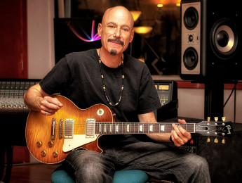 Fallece Bob Kulick, el guitarrista "secreto" de KISS
