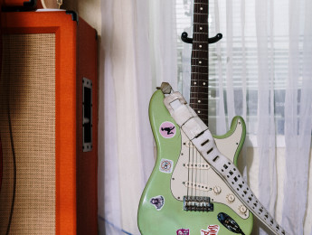 ¿Cuál es la guitarra/pedal/ampli que más años ha estado en tu poder?