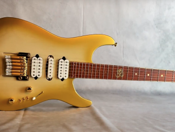 Nuevas B3 UltraModern 24 Headless con pastillas Fishman Fluence y vibrato Sophia 2:92