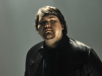 Wolfgang Van Halen debuta con un conmovedor vídeo junto a su padre