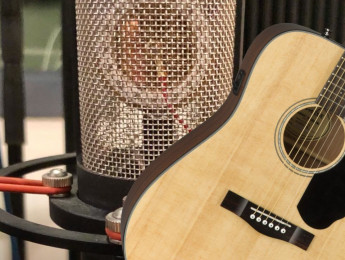 Jopi compara 16 micrófonos grabando una misma guitarra acústica (Martin D-18 de 1969)