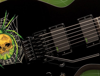 ESP reeditará la KH-3 Spider 13 usada por Kirk Hammett con Metallica en 1992