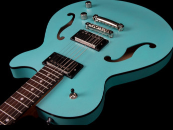 Godin Montreal Premiere HT Laguna Blue, versatil semi-sólida para rock, blues y jazz