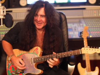 Así suena Yngwie Malmsteen tocando con la Fender Telecaster Dragon de Jimmy Page