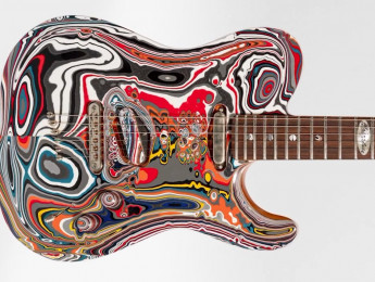 Estas guitarras se han hecho usando Fordita, capas multicolores con restos de pintura de coche