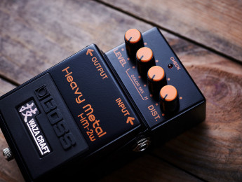 Boss HM 2W Heavy Metal, la version Waza Craft del pedal que definió el Death Metal sueco