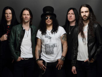 Escucha el nuevo single de Slash con Myles Kennedy, "The River is Rising"