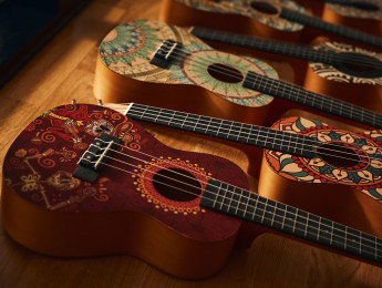 Harley Benton World-S y World-C, nuevos ukeleles soprano y de concierto decorados con gráficos