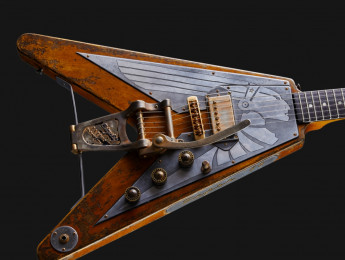 Gibson estrena la colección Master Artisan con 10 Leo Scala Super ‘58 Flying V’s