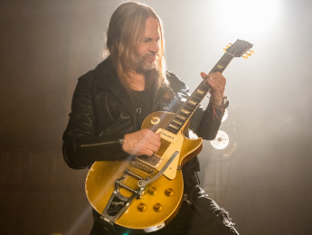 Gibson Sergio Vallín 1955 Les Paul Goldtop, la primera signature para el guitarrista de Maná