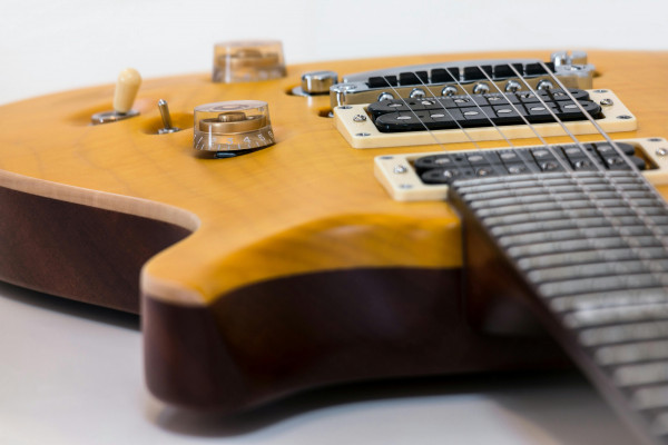 Más madera: reflexiones del luthier Frasco Rivero (Despelothier) sobre la guitarra y sus materiales