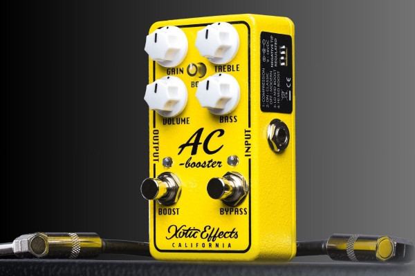 Xotic AC Booster V2, una nueva versión con footswitch extra y ajustes ampliados de booster, eq y compresión