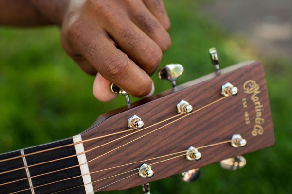 5 consejos para mantener tu guitarra afinada