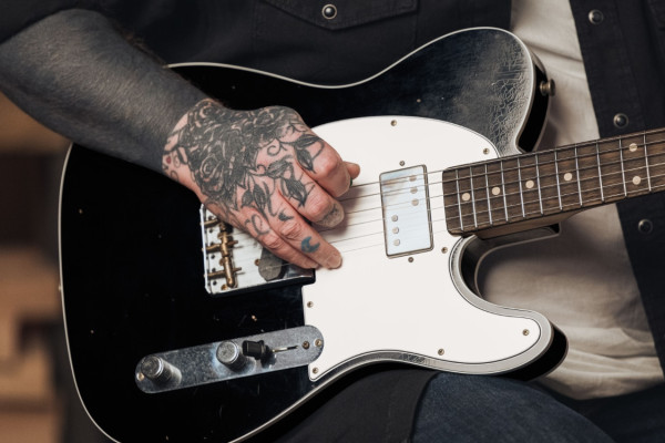 La Fender Brian Fallon ’59 Telecaster Custom está inspirada en la guitarra del líder de The Gaslight Anthem