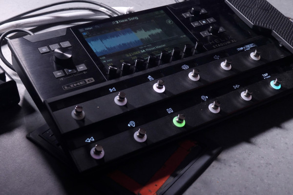 Review de Helix Stadium XL, la revolución de los conciertos automatizados con backing tracks