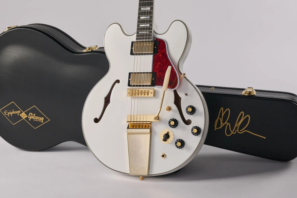 La mítica Gibson “Whitey” de Rush ya tiene versión Epiphone: así es la Alex Lifeson 1976 ES-355 Reissue
