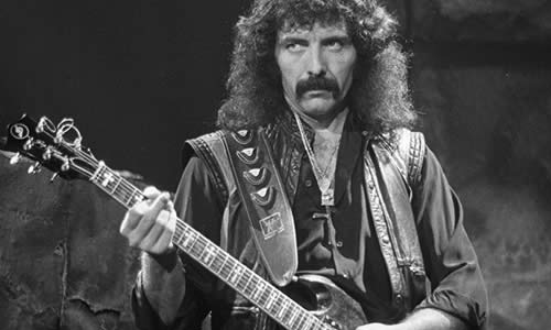calcetines Premio Margarita Tony Iommi corrige a un youtuber que explicaba su sonido con Black Sabbath  | Guitarristas